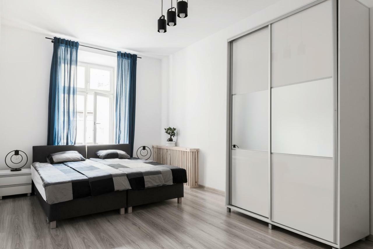 Tomasza 20 140m2 *